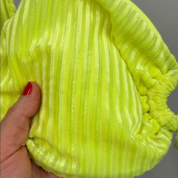 ✨NWT✨Dippin' Daisy's Bright Neon Yellow Bikini Top Size XL - Picture 4 of 6